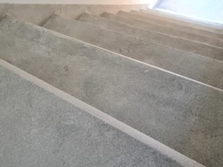 pohledový beton na schody