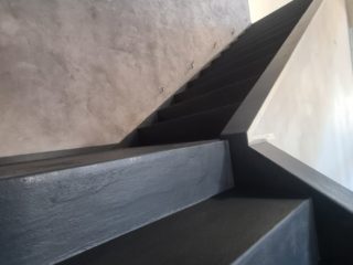 stěrka na schodiště